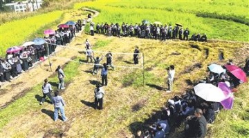 米乐m6官网入口-气排球比赛走进乡村|拉欧村|黔南日报|戴友维|荔波县融媒体中心|黔南布依族苗族自治州_新浪体育_新浪新闻