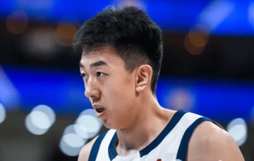 永恒的米乐官网-王少杰出战25分钟，投篮3中2得到4分6篮板，正负值+3